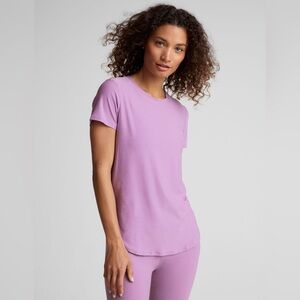 Beyond Yoga Featherweight On The Down Low Tee in Lilac Petal Heather size XS